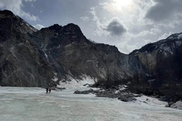 Трое погибли, двух откопал: турист раскрыл, как выжил под лавиной в Бурятии