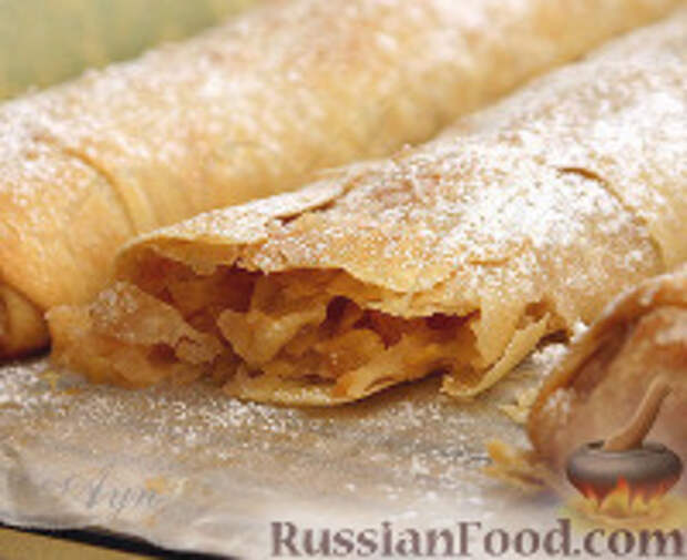 Фото к рецепту: Вертута с яблоками