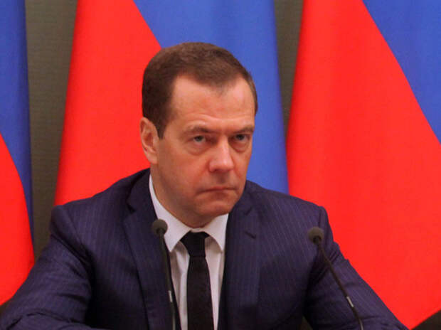 Рашкин потребовал от СК и ФСБ проверить Медведева на коррупцию