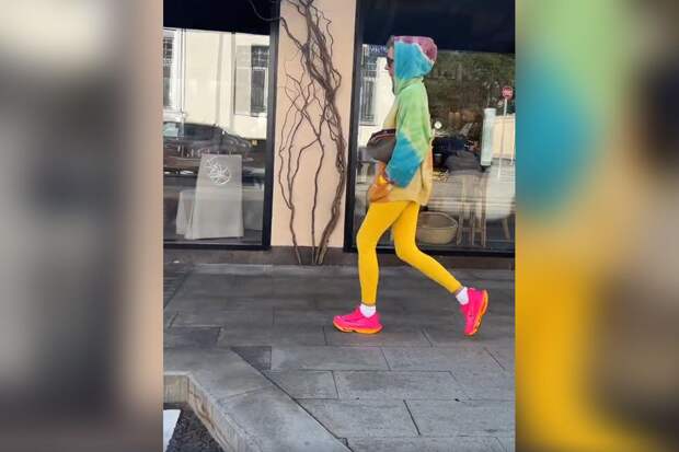 Ноги 54-летней Светланы Бондарчук восхитили россиян Ноги 54-летней Светланы Бондарчук восхитили россиян