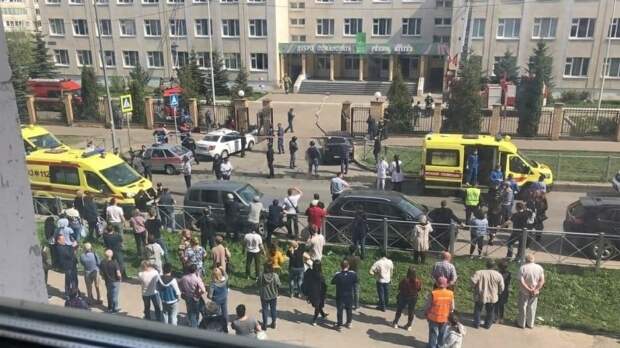 Психолог объяснил, почему трагедия в Казани спровоцировала волну фейков о терактах