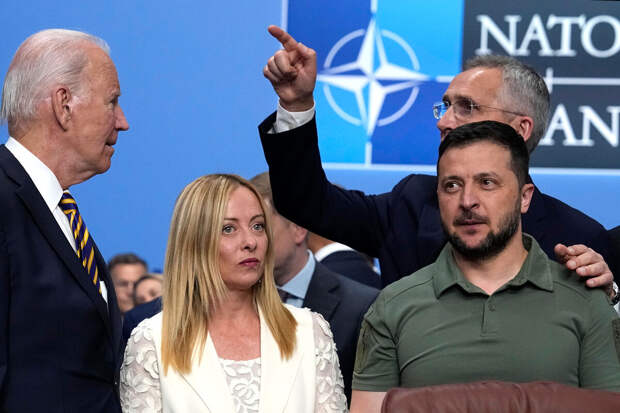 Столтенберг: поставки оружия на Украину станут обязательными для стран НАТО