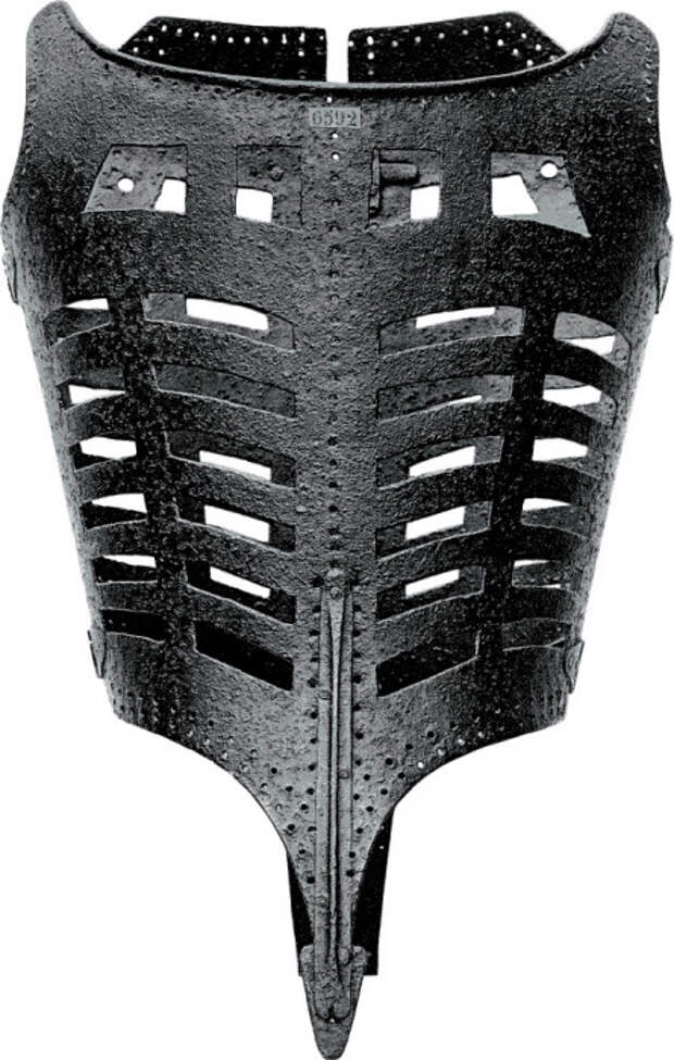 Железный пластинчатый корсет. | Фото: img.wikinut.com.