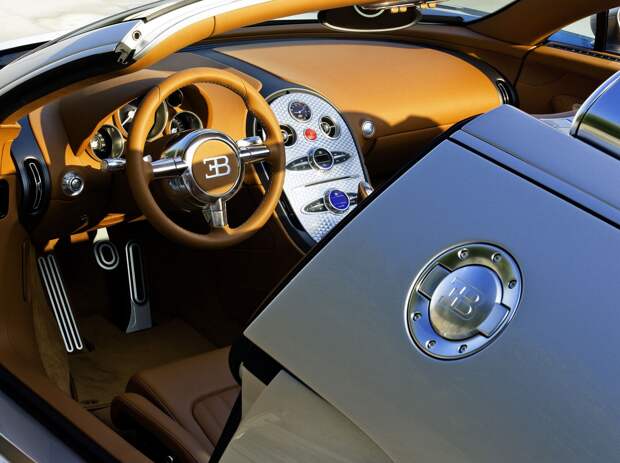 Первый прототип гиперкара Veyron Grand Sport 2008 года выпуска