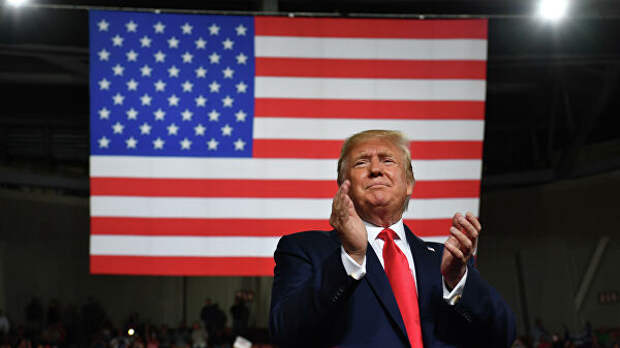 Президент США Дональд Трамп во время предвыборной кампании Keep America Great в Манчестере 