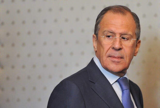 Россия не будет делать шагов навстречу Европе, которая полностью дискредитировала себя, — Лавров (ВИДЕО)