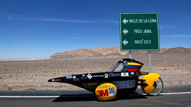 Гонки на автомобилях на солнечных батареях в пустыне Атакама