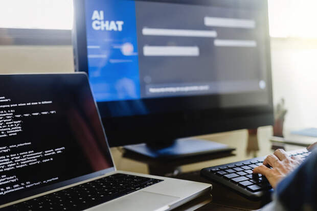 Слуцкий предложил Шадаеву обязать банки предупреждать людей о голосовых ботах