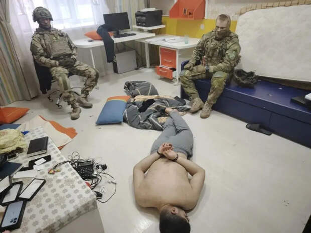 Силовики задержали мошенников, обманувших мать погибшего участника СВО