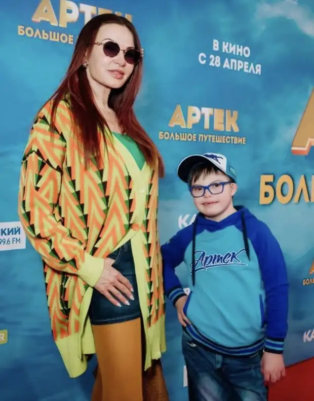 Блёданс, Галустян, Жуков и Асмус с детьми посетили премьеру фильма