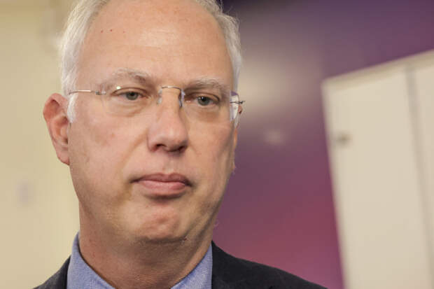 В России предложили проверить премьера Польши на родство с Эпштейном