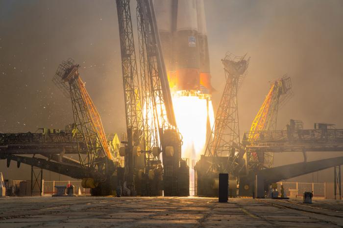 Красивые снимки со старта космического корабля «Союз МС-04» (20 фото) Красивые снимки со старта космического корабля «Союз МС-04» (20 фото)