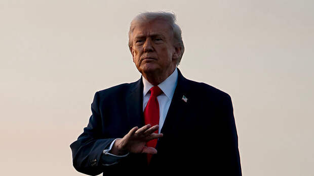 Трамп заявил, что Украине пора бы быстрее сесть за стол переговоров