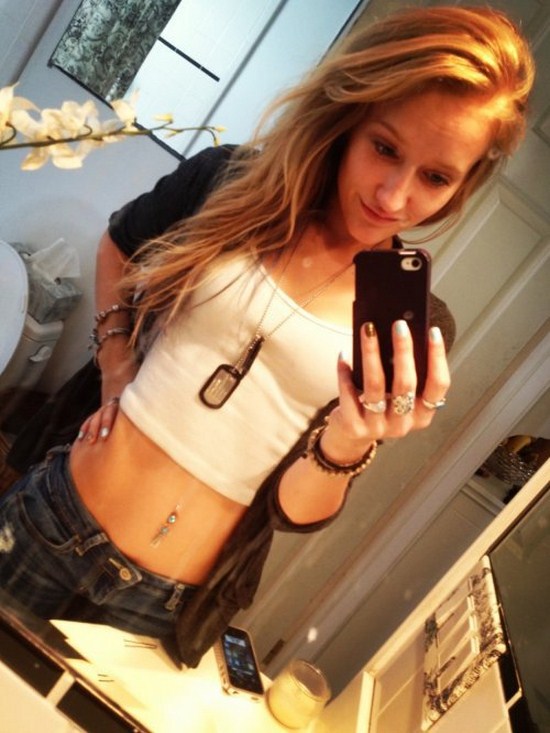 It’s official, mirrors are a girls best friend (35 Photos) It’s official, mirrors are a girls best friend (35 Photos)