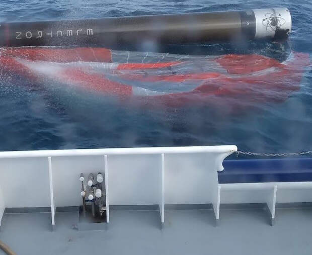 Rocket Lab впервые вернула первую ступень ракеты Electron на парашюте