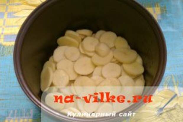 Скумбрия с картошкой и помидорами в мультиварке