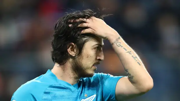 Азмун прибыл в расположение «Байера»