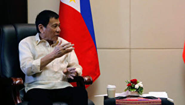 Президент Филиппин Родриго Дутерте во время встречи с Дмитрием Медведевым в Вьентьяне