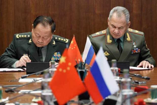 В Британии назвали новое военное партнерство между Москвой и Пекином "Смертоносным альянсом"