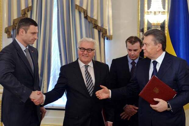 Три года «слива» Украины: кто подталкивал в спину Януковича?