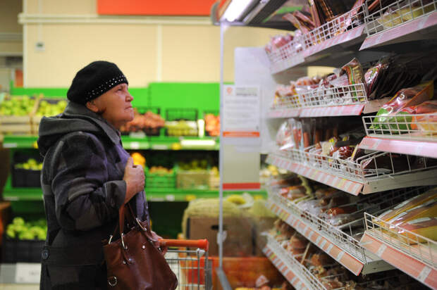Цены на продукты питания в России выросли на 7,6% за год.