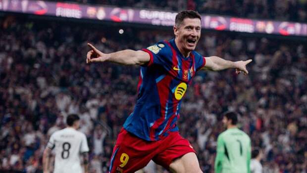 Левандовски достиг знакового рубежа, повторив успех Месси и Роналду