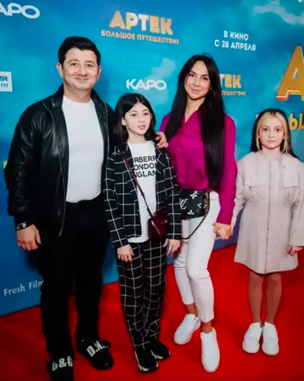 Блёданс, Галустян, Жуков и Асмус с детьми посетили премьеру фильма