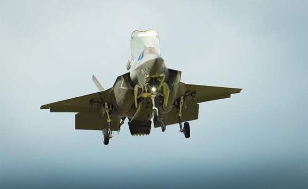 На фото: истребитель F-35