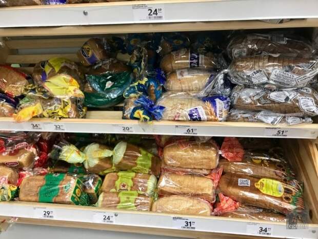 Хлебный отдел в супермаркете