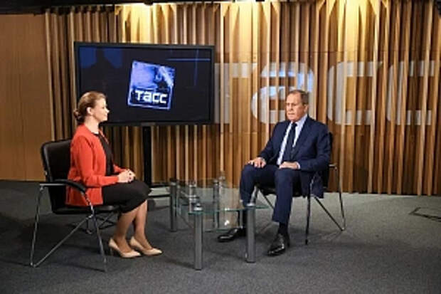 Лавров: Запад разрушил территориальную целостность Украины