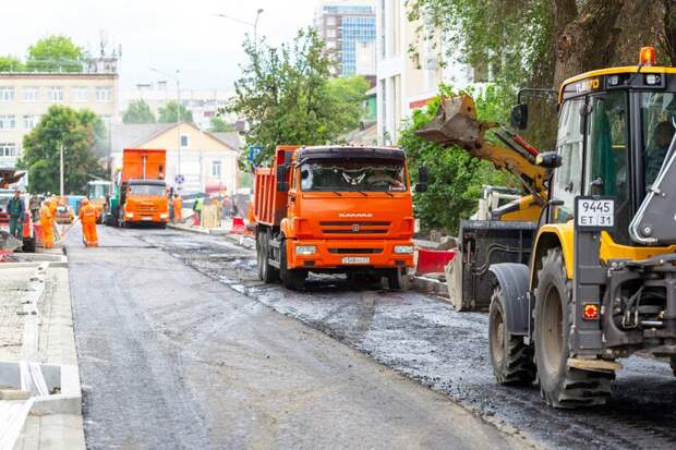 Строительные работы в Екатеринбурге идут полным ходом