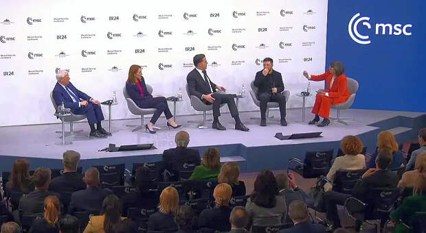 Зеленский в Мюнхене: ВС РФ нанесут массированный удар по Украине через день-два