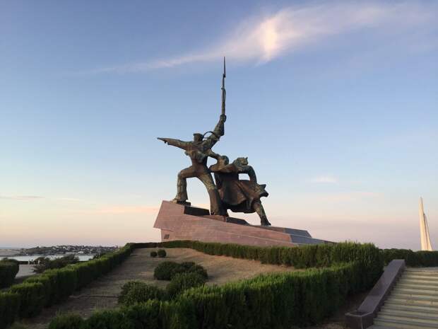 Памятник в Севастополе