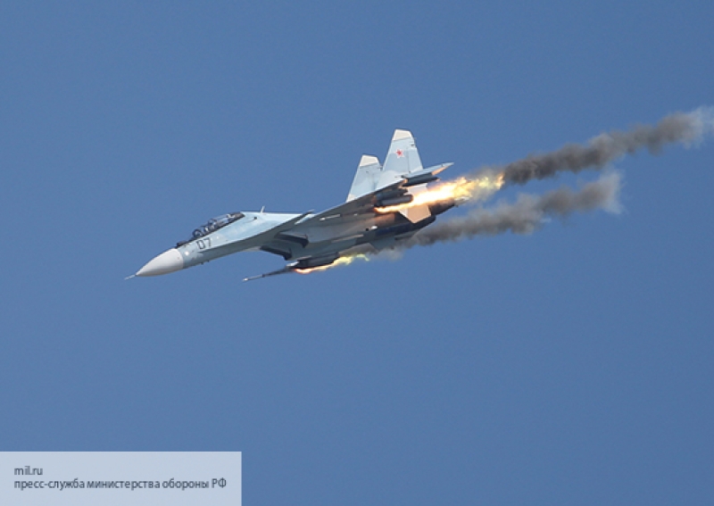 «Как русские его заметили?»: трюк Су-30СМ рядом с F-35 впечатлил иностранцев