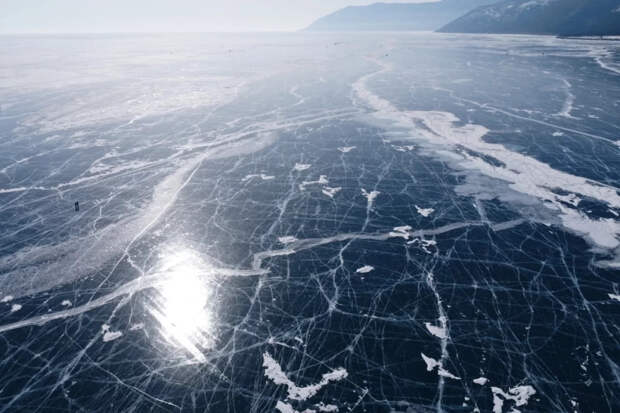 Врач Хухрев оценил опасность трюка певца Shaman с пробой вкуса льда Байкала