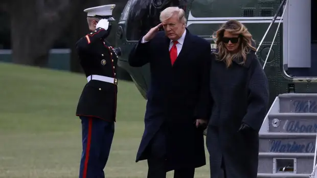 Трамп вернулся из отпуска на неделю раньше