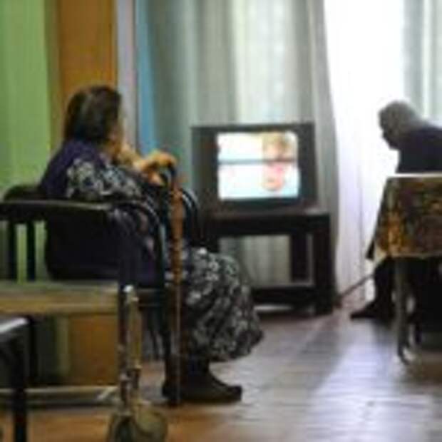 Медведев: социально незащищенным гражданам нужно возместить затраты на ТВ-приставки