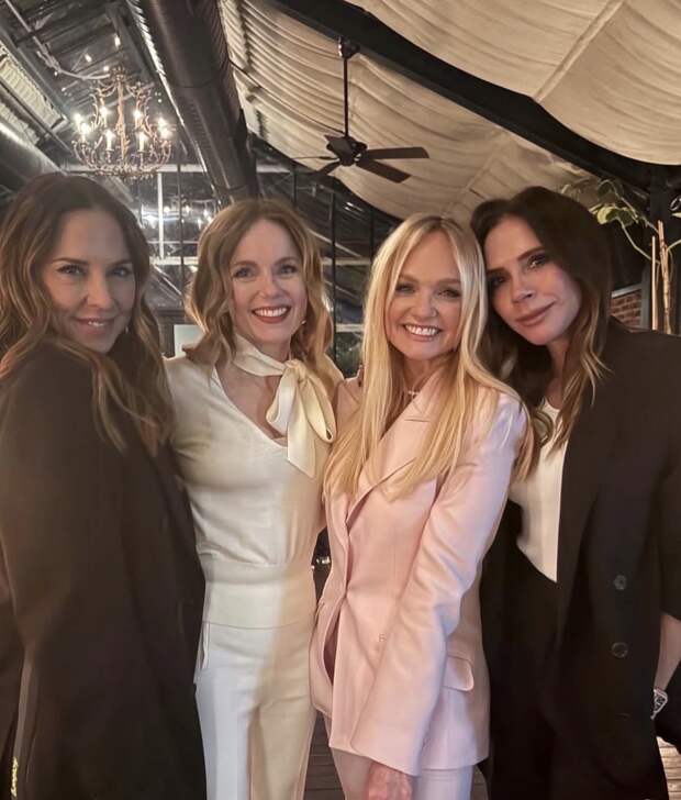 Виктория Бекхэм встретилась с участницами Spice Girls впервые после семейного скандала: фото