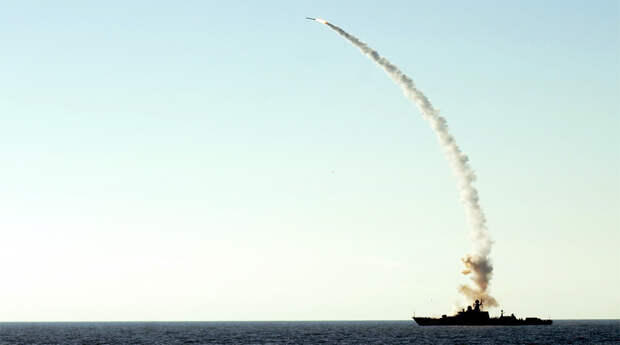 ВМС России наносят удар по террористам в Сирии