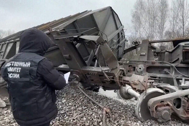 Поезд сошел с рельсов после подрыва ж/д путей под Рязанью. Возбуждено дело о теракте
