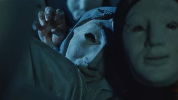 В Ереване протестующие нарушили работу посольства России