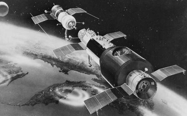 Рисунок, изображающий космический корабль Союз-11 и орбитальную станцию Салют, 1971 год (Фото: Фотохроника ТАСС)