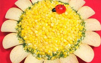 Салат «ромашка» с консервами вкусный рецепт с фото пошагово и видео