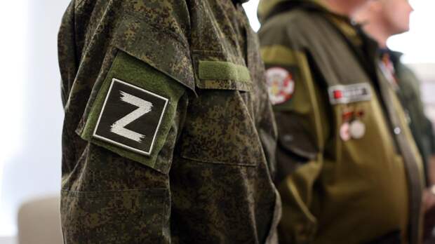 Кравцов отметил образовательный вклад работающих учителями участников СВО