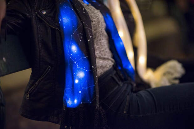 led-constellation-scarf-illumiscarf-shenovafashion-17