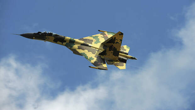 Российский многоцелевой истребитель СУ-35. Архивное фото Российский многоцелевой истребитель СУ-35. Архивное фото