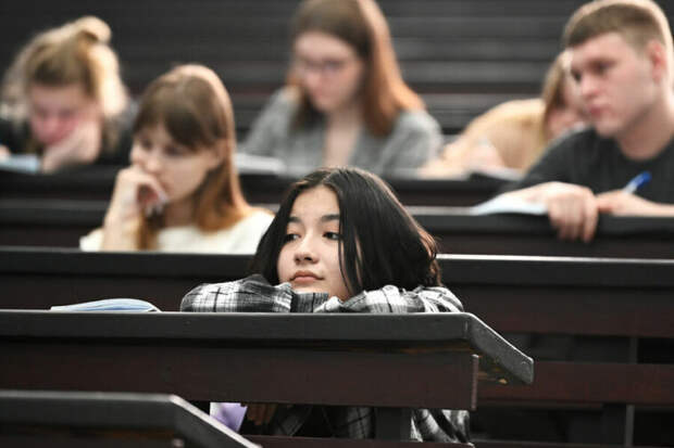 Для всех студентов сохранят прежние права. Как реформируют высшее образование в России