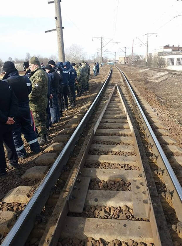 Сильная армия России эшелоны идут к Донбассу.