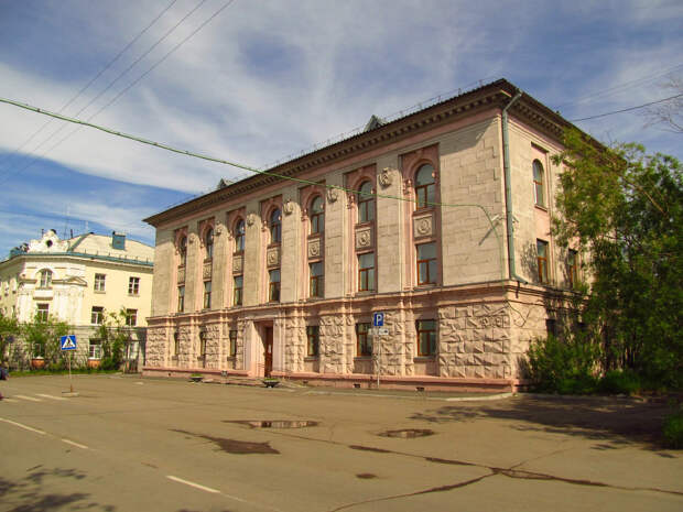 Воркута — край света, шахтёрский край