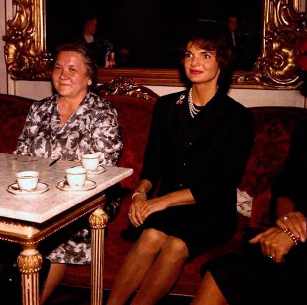 Нина Хрущёва и Жаклин Кеннеди, Вена, Австрия, июнь 1961 года. звезды, история, фото